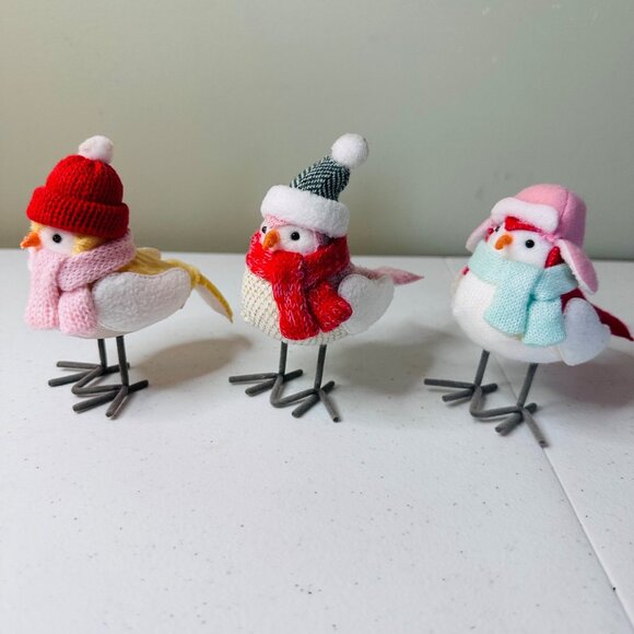 Christmas Wondershop Winter Birds Decor With Hats Scarves 4 inches 2021 set of 3 - Picture 4 of 11